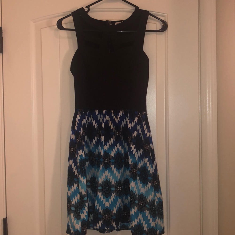 Selling a cute fun dress